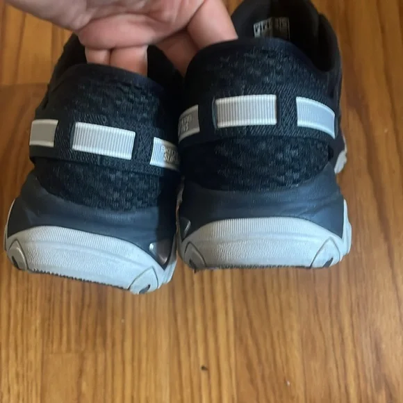 Skechers Black and White Slip In Sneakers Size 9 - Picture 5 of 5